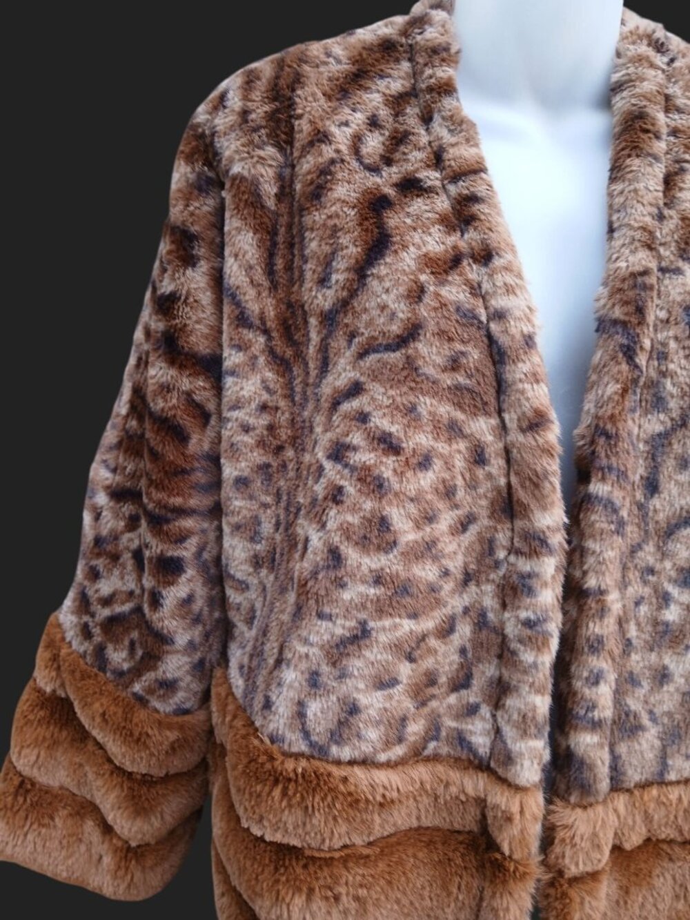 Mystree Womens Brown Leopard Print Faux Fur Jacket Size M Pockets Cozy Teddy - Picture 2 of 16